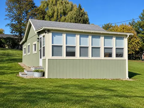 109 Capital Hill Dr, Shoreham, VT 05770