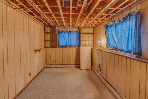 Bedroom - 3717 Main St, Bethlehem, NH 03574 photo 1 of 10
