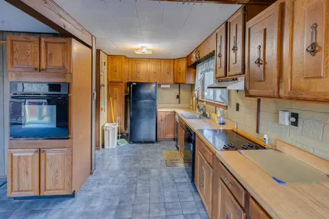Kitchen - 3717 Main St, Bethlehem, NH 03574 photo 3 of 3