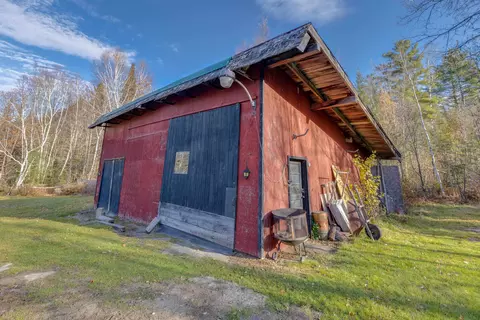 Exterior - 3717 Main St, Bethlehem, NH 03574 photo 6 of 9