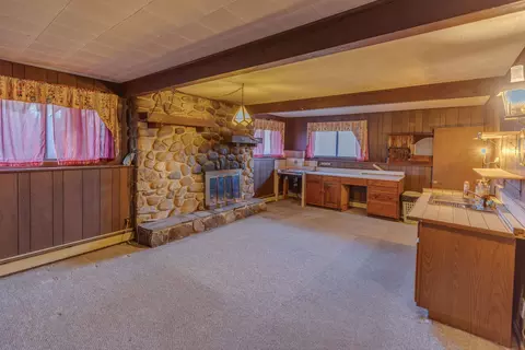 Living - 3717 Main St, Bethlehem, NH 03574 photo 2 of 6