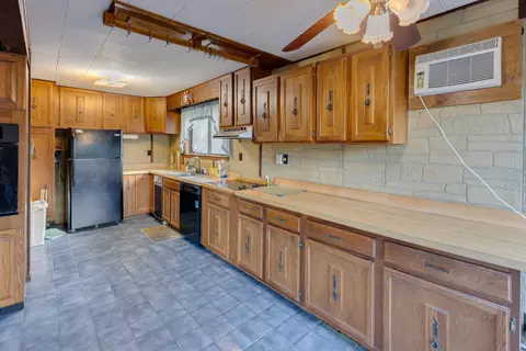 Kitchen - 3717 Main St, Bethlehem, NH 03574 photo 1 of 3
