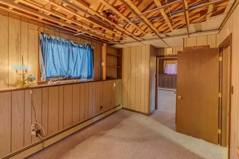 Bedroom - 3717 Main St, Bethlehem, NH 03574 photo 2 of 10