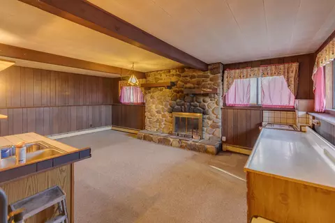 Living - 3717 Main St, Bethlehem, NH 03574 photo 1 of 6