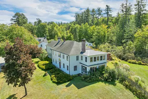 158 Provence Lake Rd, Effingham, NH 03882
