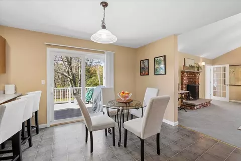 Dining - 33 Londonderry Rd, Windham, NH 03087 photo 2 of 6
