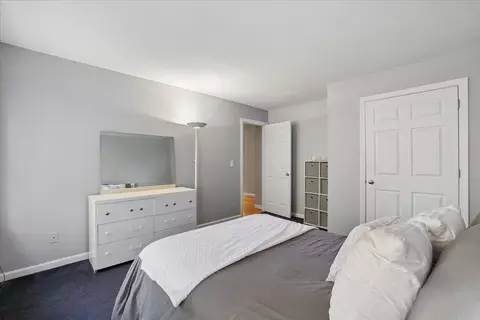 Bedroom - 33 Londonderry Rd, Windham, NH 03087 photo 7 of 9