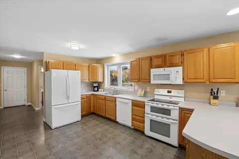 Kitchen - 33 Londonderry Rd, Windham, NH 03087 photo 1 of 3