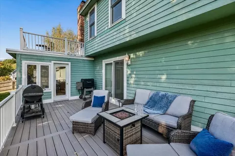 Exterior - 33 Londonderry Rd, Windham, NH 03087 photo 5 of 12
