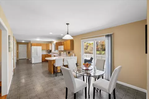Dining - 33 Londonderry Rd, Windham, NH 03087 photo 3 of 6