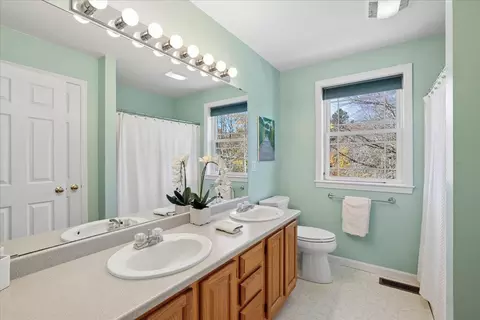 Bath - 33 Londonderry Rd, Windham, NH 03087 photo 3 of 3