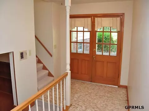 11805 Cedar St, Omaha, NE 68144 photo 2
