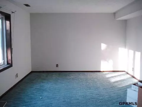 2406 Chandler Rd E, Bellevue, NE 68005 photo 3