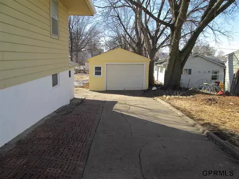 265 Locust St, Springfield, NE 68059 photo 5