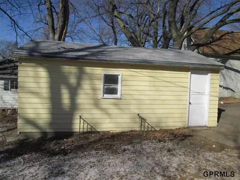 265 Locust St, Springfield, NE 68059 photo 3