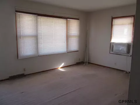 265 Locust St, Springfield, NE 68059 photo 7