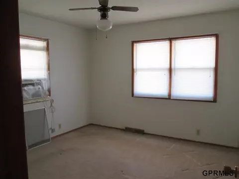 265 Locust St, Springfield, NE 68059 photo 9