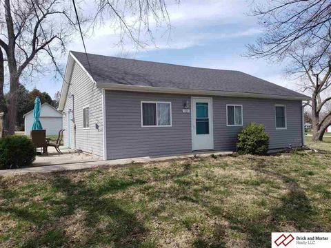 221 Abbott St, Beatrice, NE 68310 photo 2