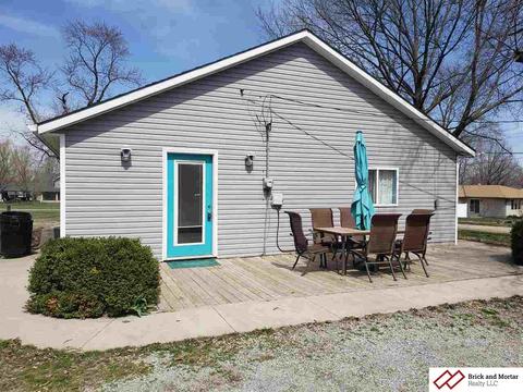 221 Abbott St, Beatrice, NE 68310 photo 1