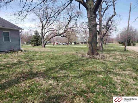 221 Abbott St, Beatrice, NE 68310 photo 3