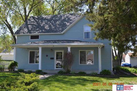 709 Bell St, Beatrice, NE 68310 photo 2
