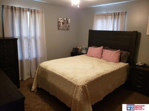 121 Cedar St, Beatrice, NE 68310 photo 3