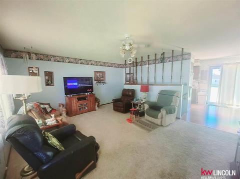 710 S Saunders Ave, Sutton, NE 68979 photo 2