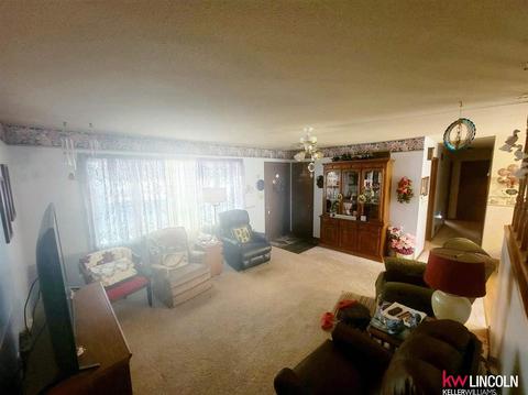 710 S Saunders Ave, Sutton, NE 68979 photo 3