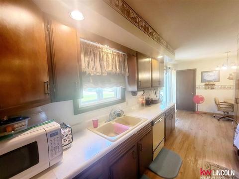 710 S Saunders Ave, Sutton, NE 68979 photo 8