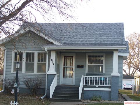 813 Bell St, Beatrice, NE 68310 photo 1