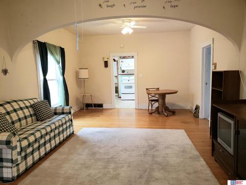 1018 Ella St, Beatrice, NE 68310 photo 2