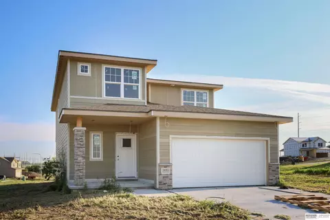 18082 Prestwick Ave, Omaha, NE 68136