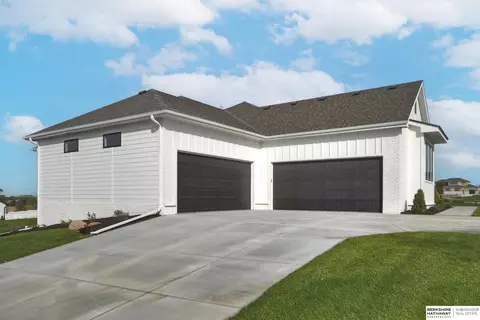 2738 N 181 St, Omaha, NE 68022