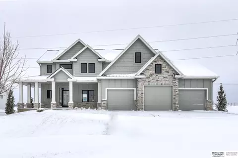 4549 S 217th St, Elkhorn, NE 68022