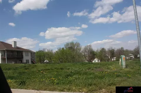 3126 Ohio St, Omaha, NE 68111