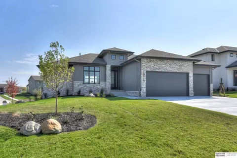10319 S 189th St, Omaha, NE 68136