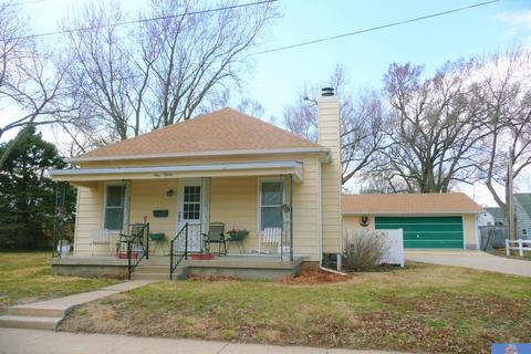 115 Cedar St, Beatrice, NE 68310 photo 1