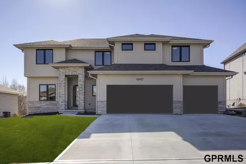 8606 N 169 St, Bennington, NE 68007