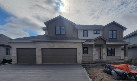 18401 Boyd St, Elkhorn, NE 68022