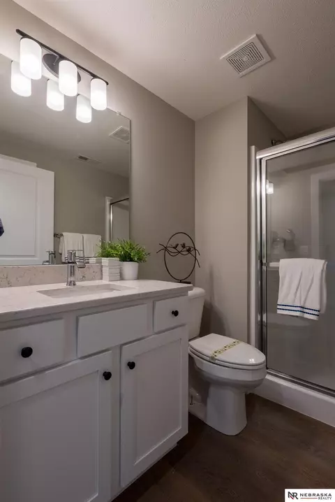 17536 Greenleaf St, Omaha, NE 68136 photo 17