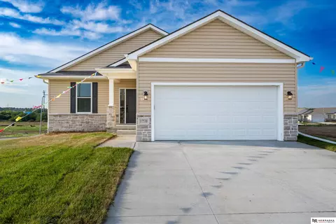 17510 Robin Dr, Omaha, NE 68136