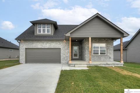 12376 Horizon St, Papillion, NE 68046
