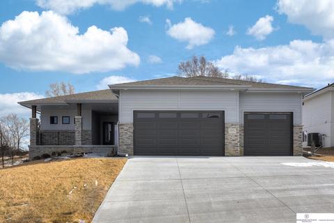 10361 S 102nd St, Papillion, NE 68128