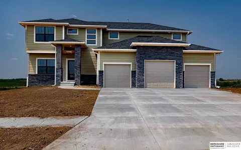 7706 S 200th St, Gretna, NE 68028