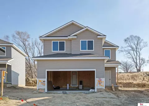 7921 N 93 St, Omaha, NE 68122