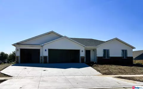 1821 SW 28 St, Lincoln, NE 68522
