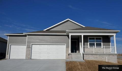 4502 Leawood Dr, Papillion, NE 68133