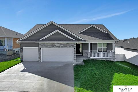 7521 Aero Dr, Lincoln, NE 68516