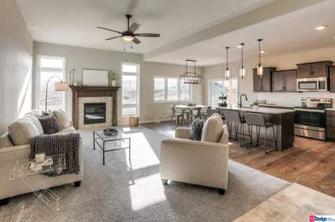 5903 N 168 Ave, Omaha, NE 68116