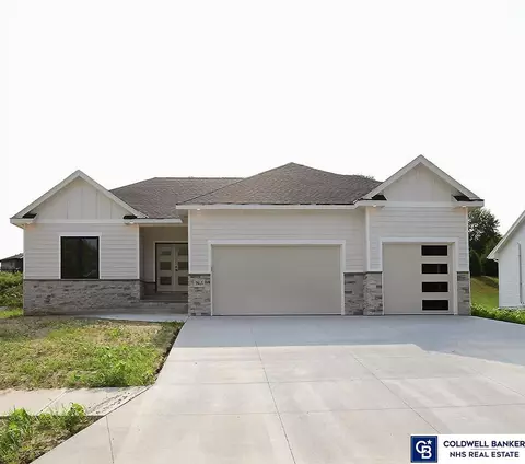 7615 N 166 St, Bennington, NE 68007